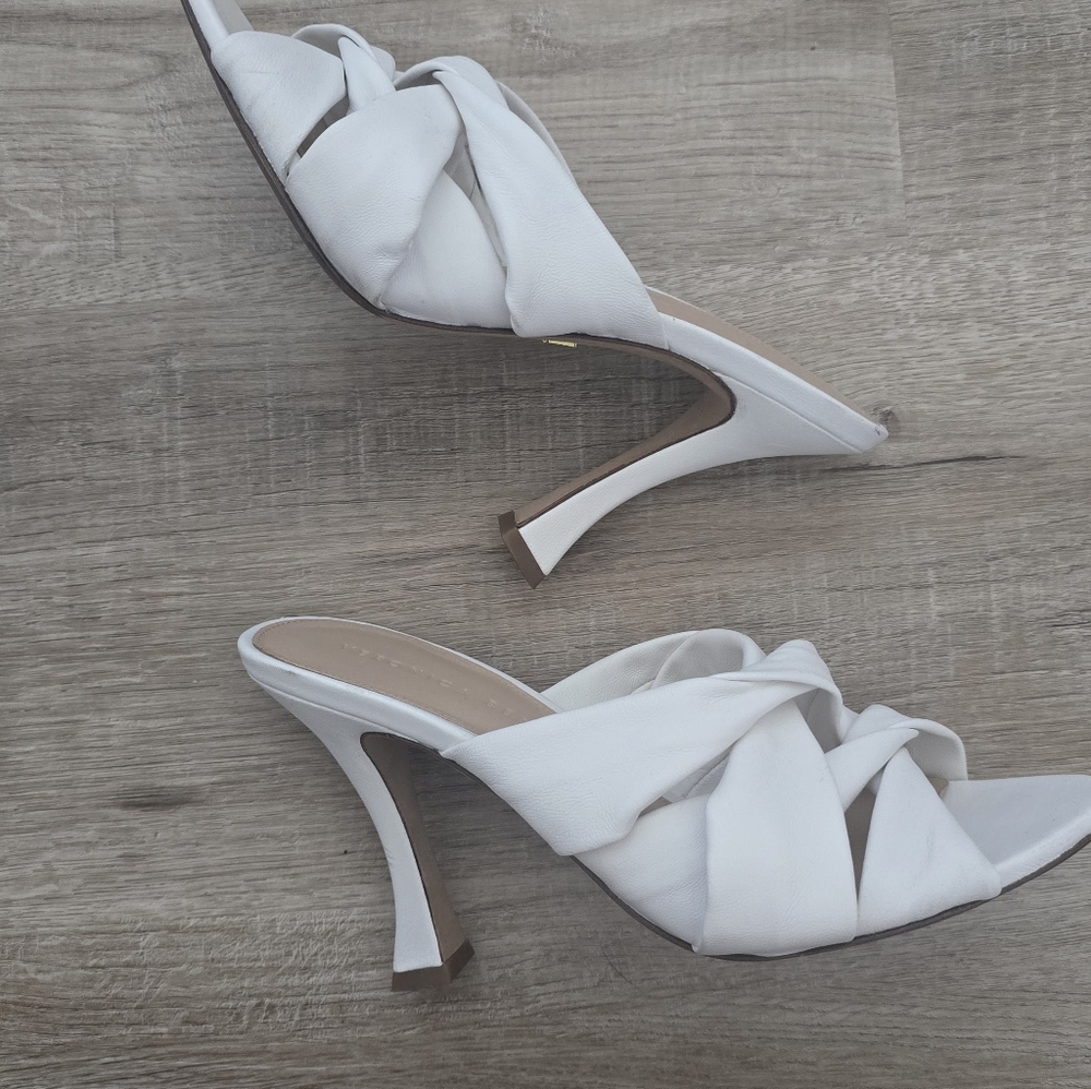 Veronica Beard White Leather Slip Ons - Open Toed Heels